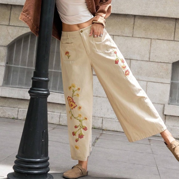 Boho Floral Embroidered Wide leg Cropped Jeans - Picture 2 of 6